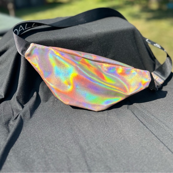 Kendall and Kylie fanny pack - Picture 3 of 3